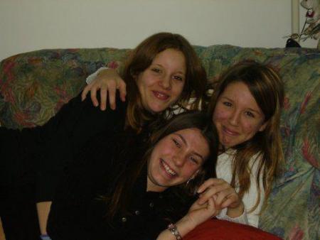 Sana Mélanie et Justine!!